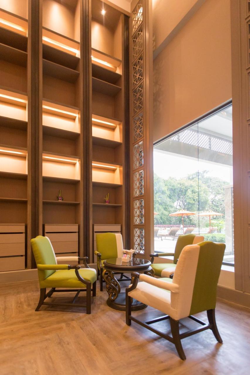 The Heritage Chiang Rai Hotel And Convention Экстерьер фото The interior of the lounge