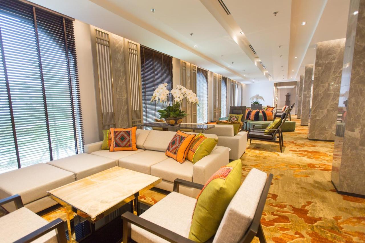 The Heritage Chiang Rai Hotel And Convention Экстерьер фото The lobby of the hotel