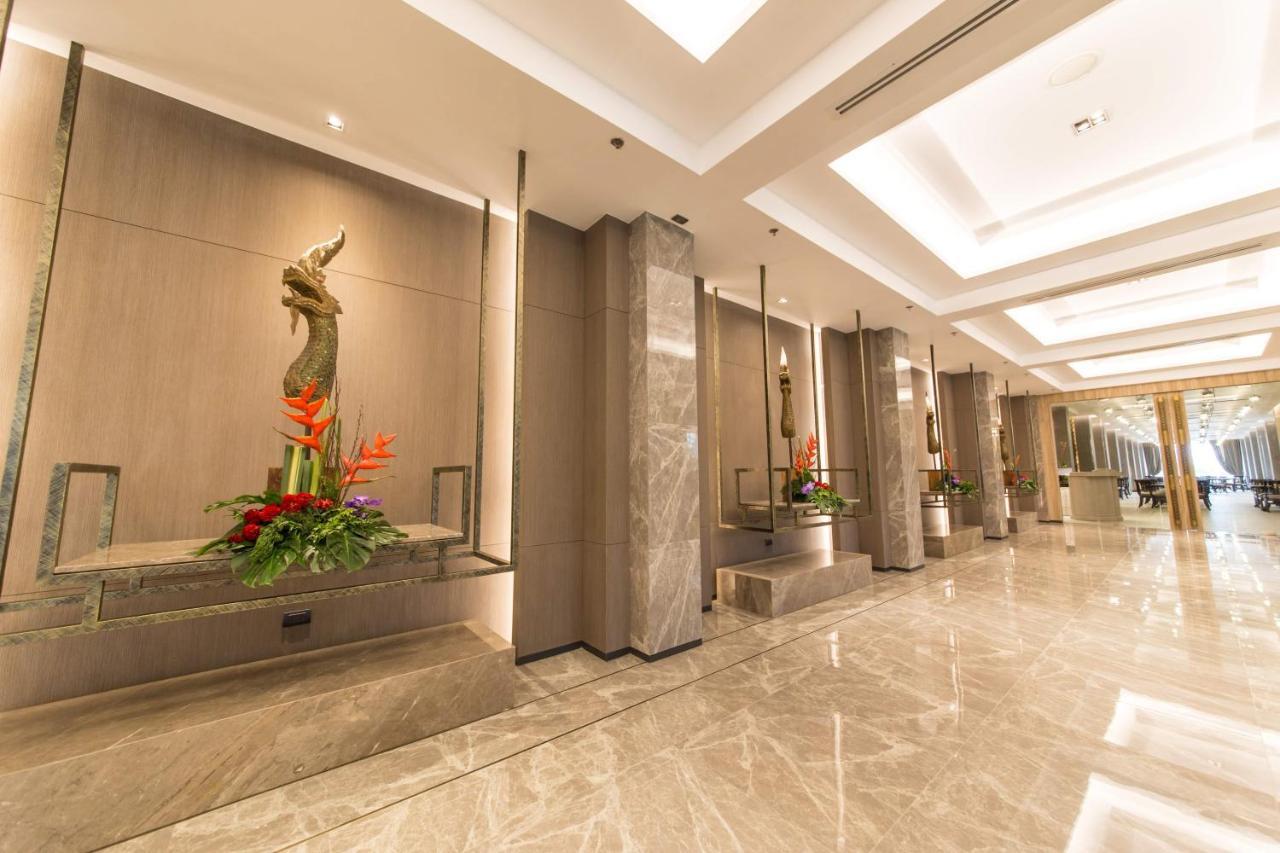 The Heritage Chiang Rai Hotel And Convention Экстерьер фото The lobby of the hotel