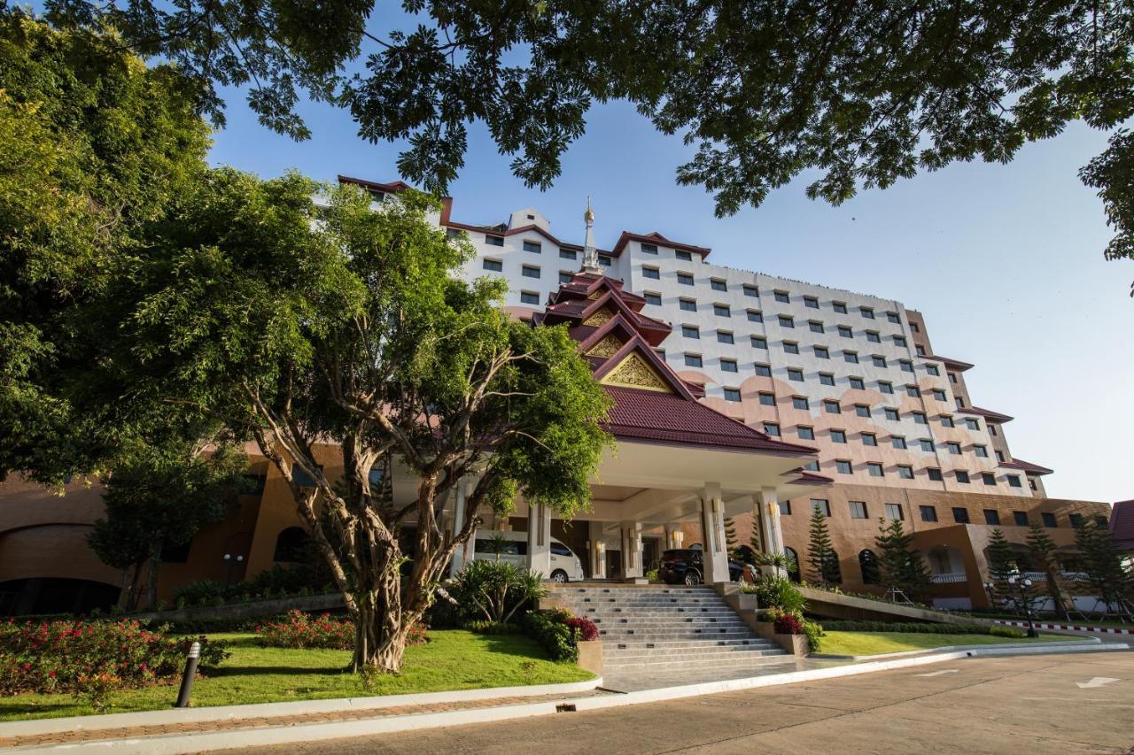 The Heritage Chiang Rai Hotel And Convention Экстерьер фото The Royal Thai Police Hospital