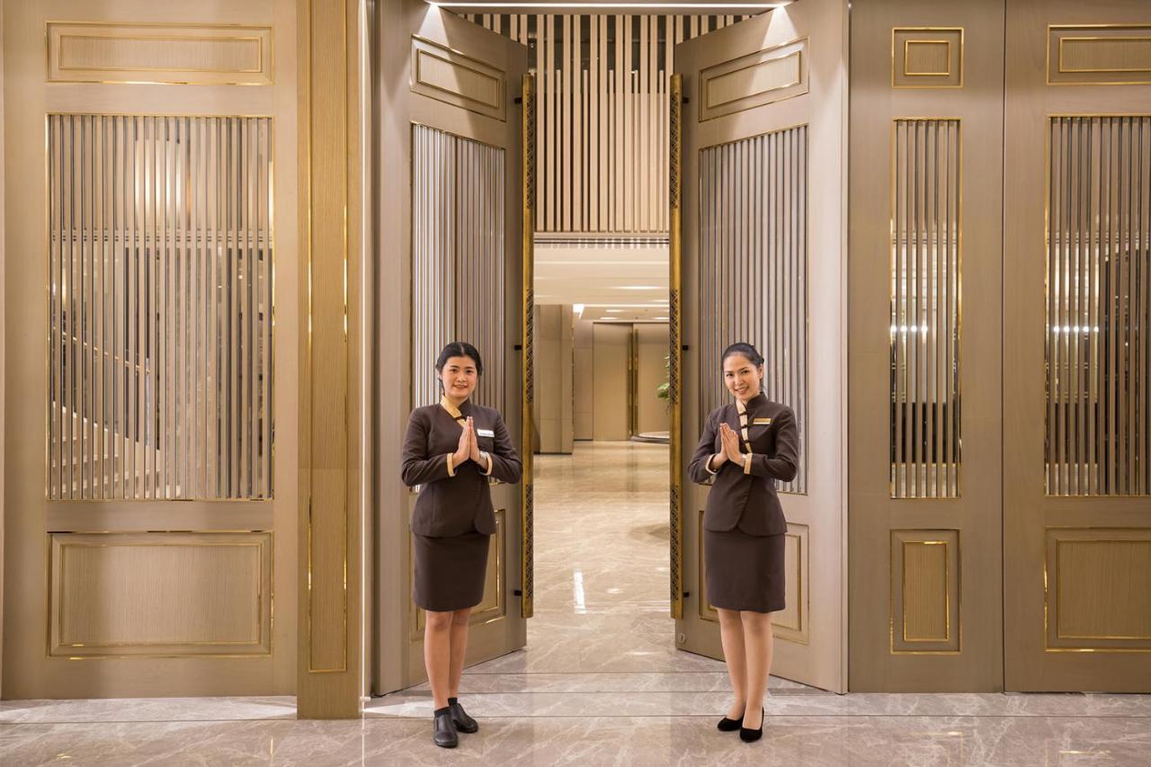 The Heritage Chiang Rai Hotel And Convention Экстерьер фото The hotel's lobby