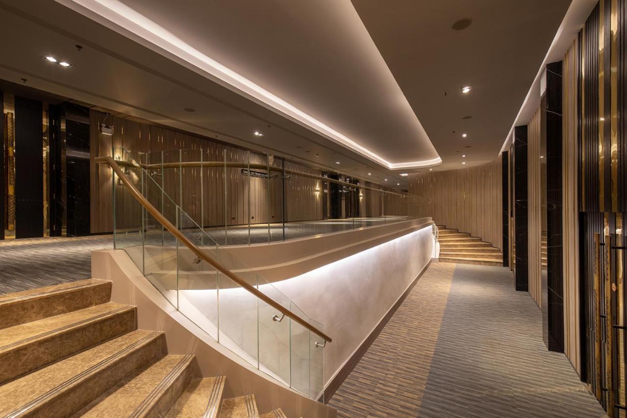 The Heritage Chiang Rai Hotel And Convention Экстерьер фото The interior of the hotel